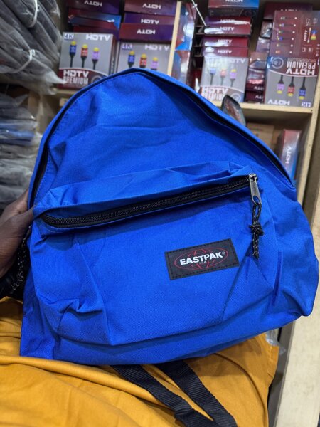 Sac à dos Eastpak bleu polyvalent