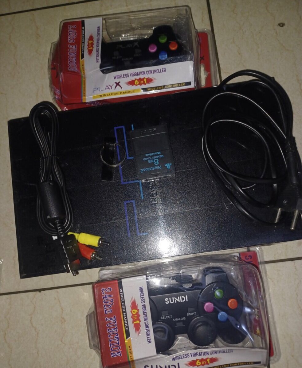 Console ps 2 avec deux manette