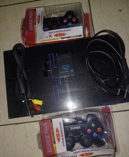 Console ps 2 avec deux manette