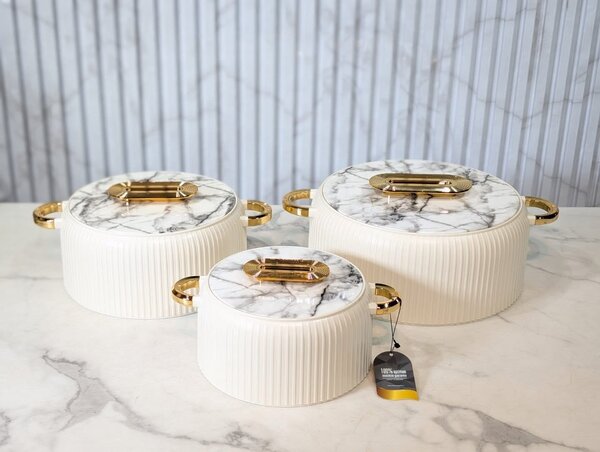 Ensemble de casseroles en marbre