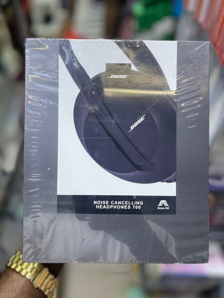 Bose Noise Cancelling Headphones 700