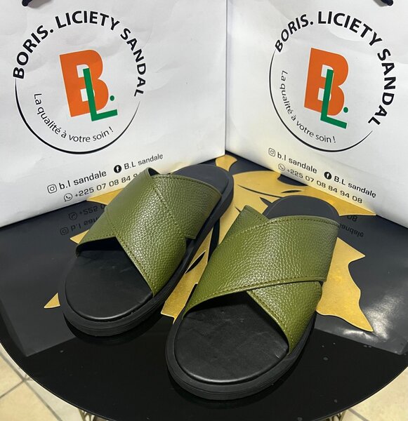 Sandales en cuir vert élégantes