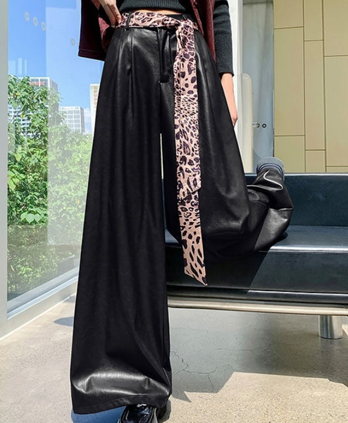 Широкие брюки из искусственной кожи