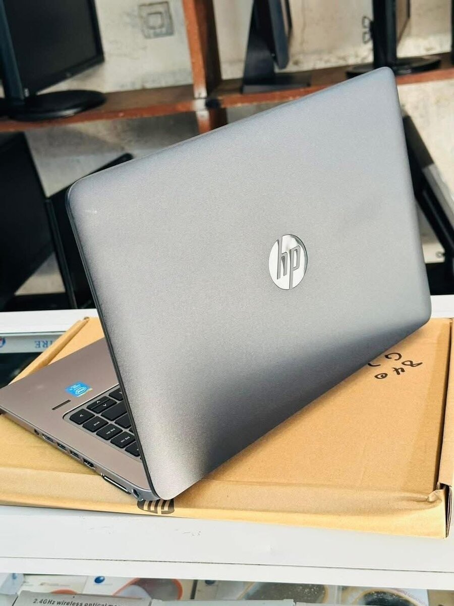 Hp Elitebook 840 G2 core i5 1000Go hdd 8Go ram