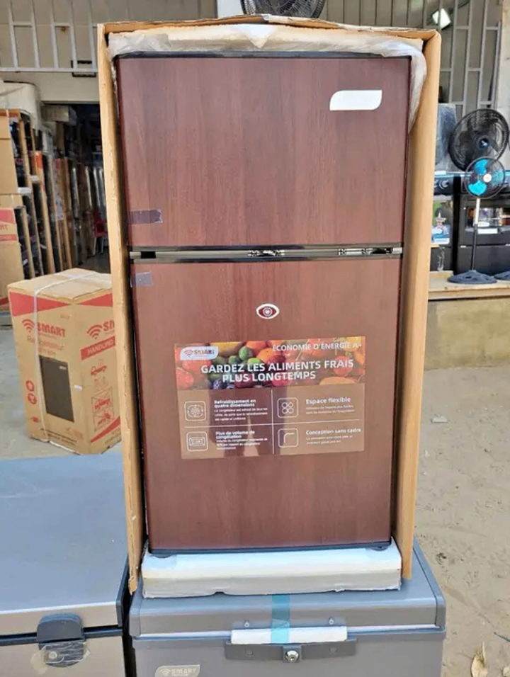 Réfrigérateur compact moderne