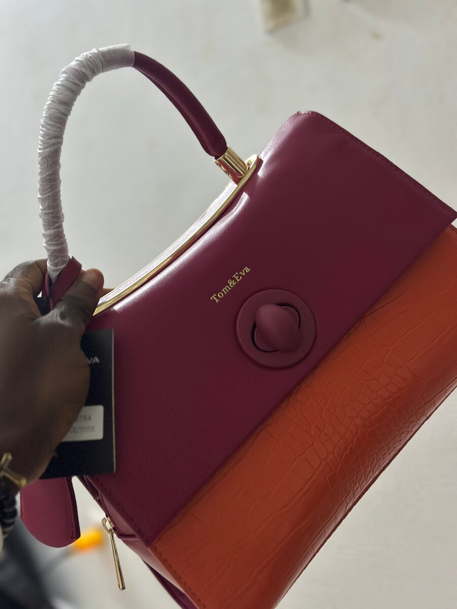 Sac à main bicolore élégant