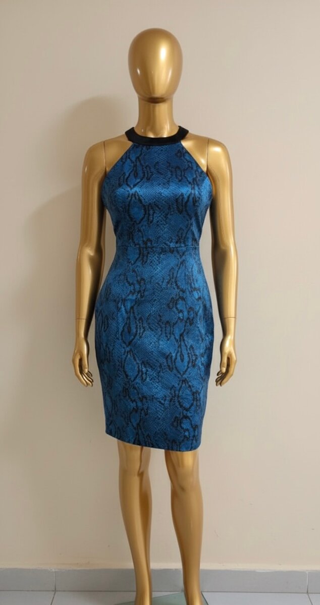 Robe moulante bleue design python