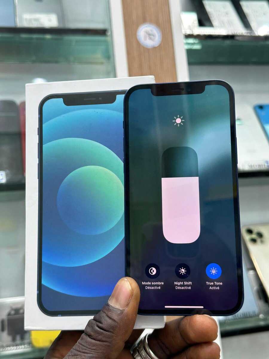 iPhone 12 64giga propre