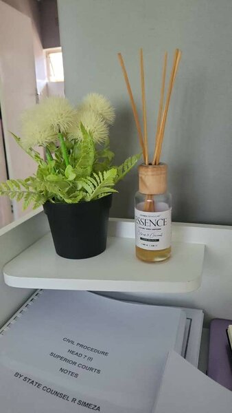 100ml Essence Luxe Range Reed Diffuser