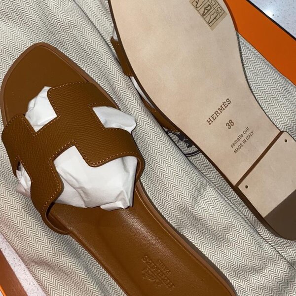 Sandales en cuir élégantes Hermès