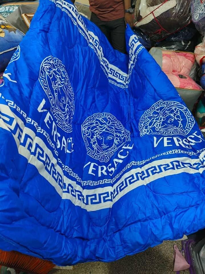 1 Duvet ,2 pillow cases and 1 flat sheet with print