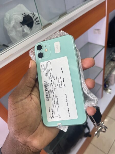 iPhone 11 simple 64 gigas quasi neuf