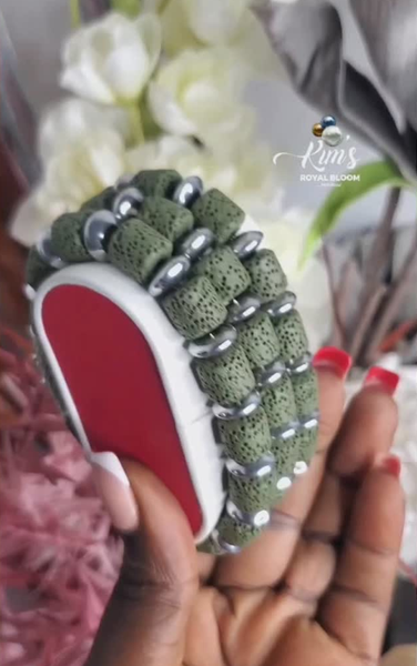 Bracelet with beaded gemstones