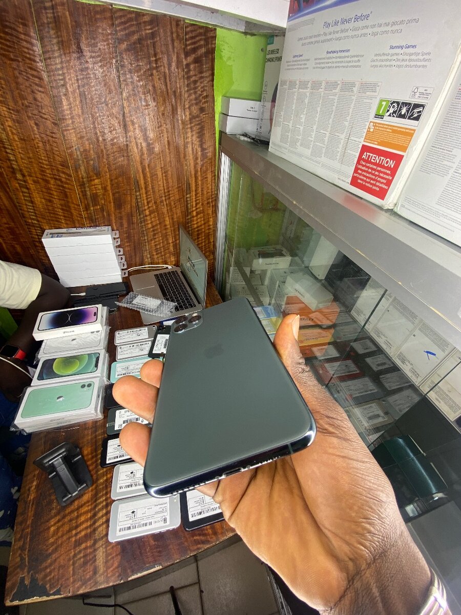 iPhone 11 pro max 64giga