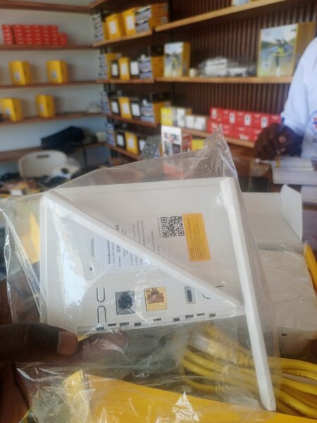 Universal Mtn 4G+ Router