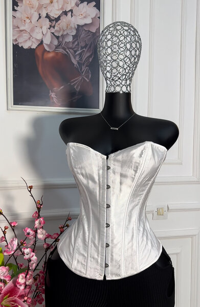 Corset blanc élégant