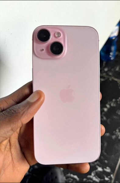 iPhone 15 Rose