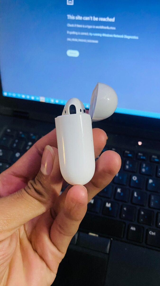 Official Apple AirPods 2 ( 2nd Generation )