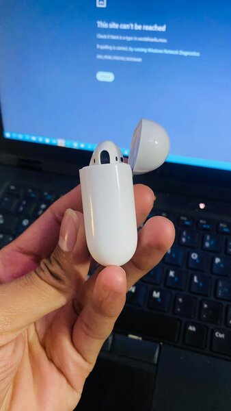 Official Apple AirPods 2 ( 2nd Generation )