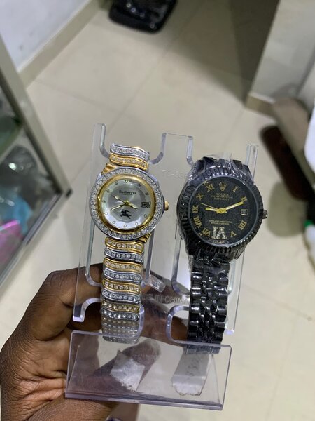 Montres Luxueuses Éclatantes