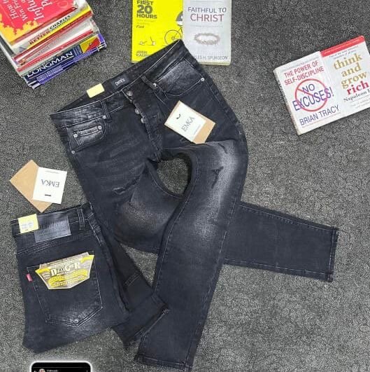 Jean slim noir tendance