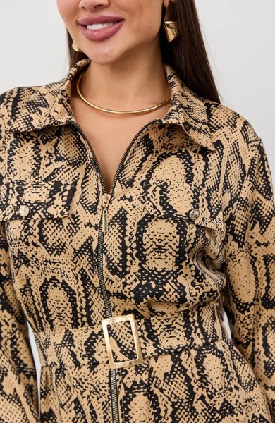 Платье/халат с поясом. Можно носить как домашнюю одежду.