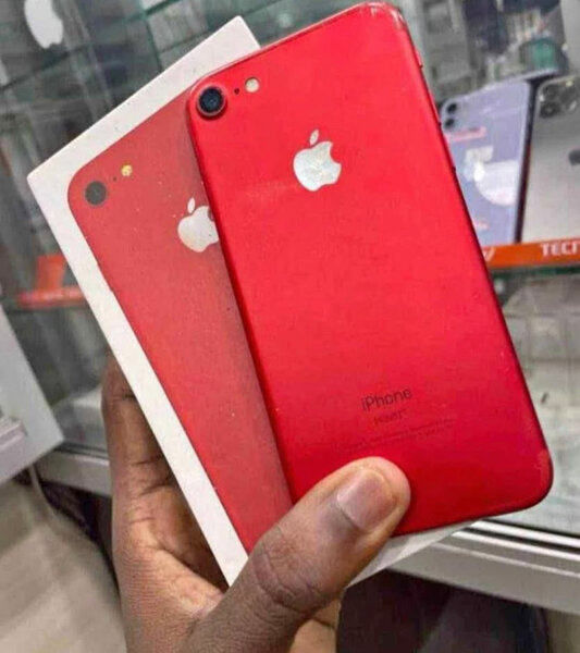 iPhone 7 simple rouge élégant