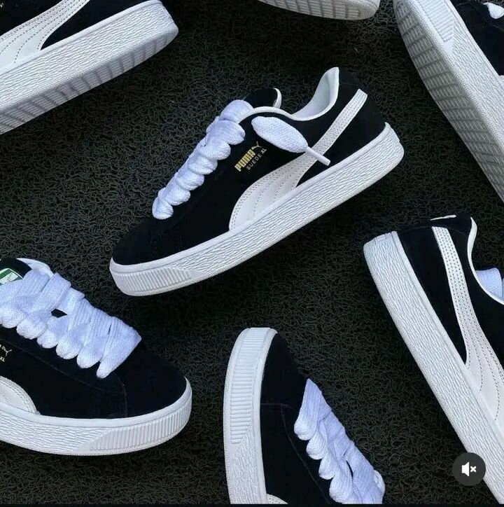 Baskets noires en daim PUMA