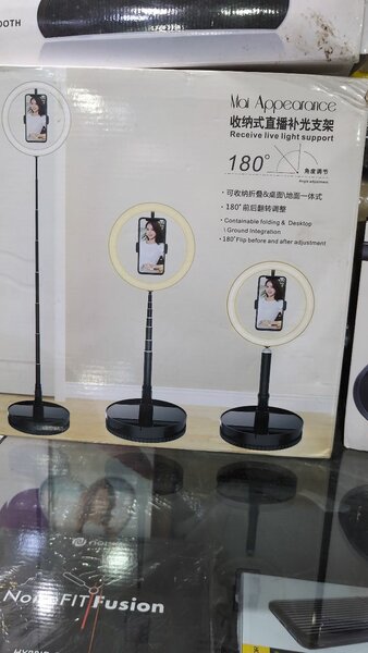 Mobile light stand