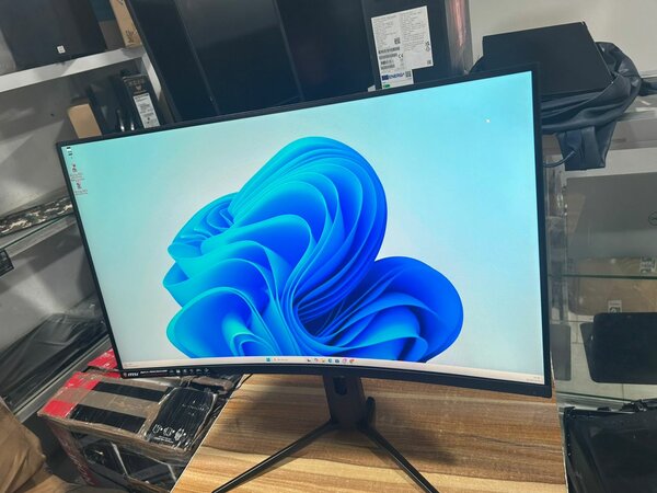 Écran Gaming Courbé MSI Optix