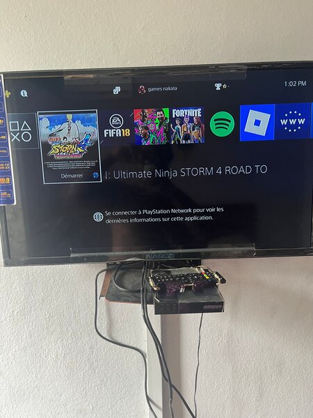 Console Sony PS4 avec Manettes