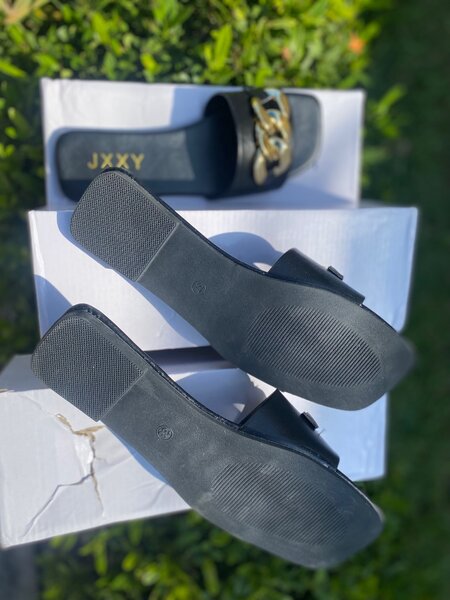 Ladies Easy wear slides