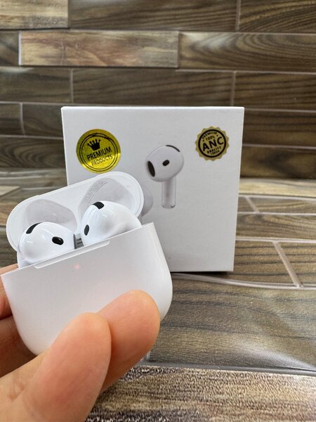 AirPods 4  ANC