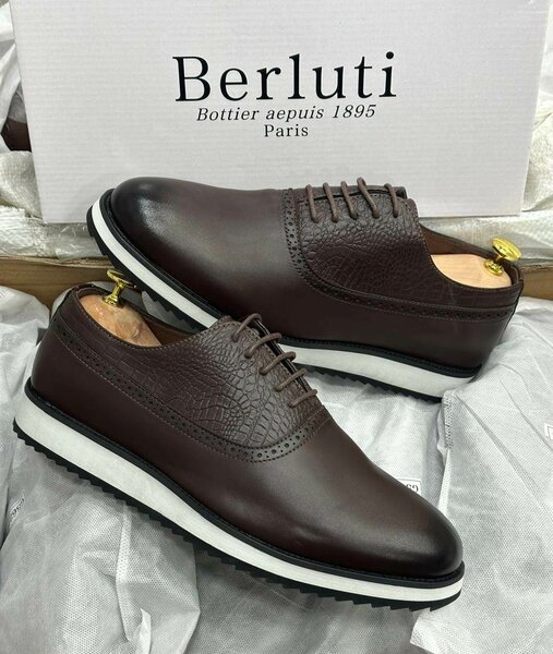Chaussures élégantes Berluti en cuir