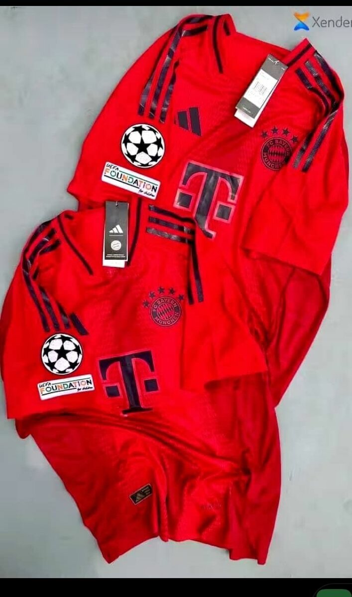 Maillot de football rouge