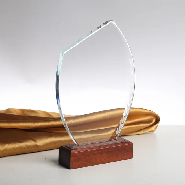 TROPHÉE EN CRISTAL  POUR RÉCOMPENSE