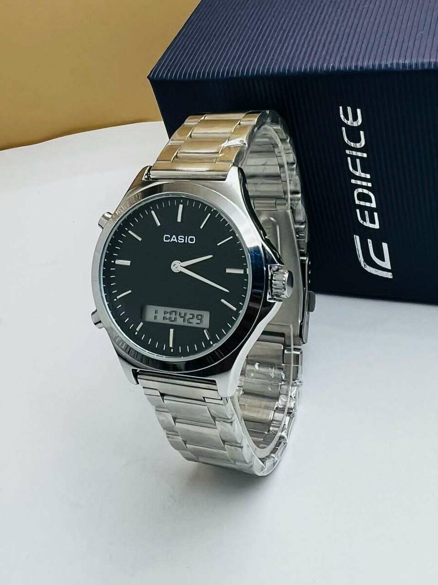 Montre de luxe disponible