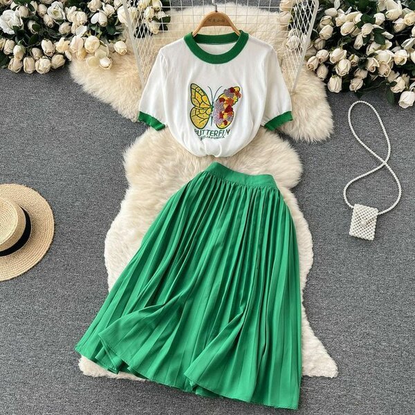 Knitted Embroidery Blouse And Pleated Long Skirt