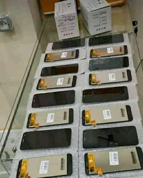 Samsung phone screens
