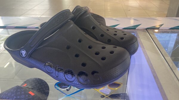 CROCS