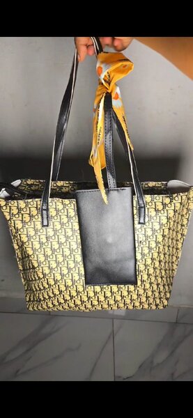 Sac fourre-tout élégant femme