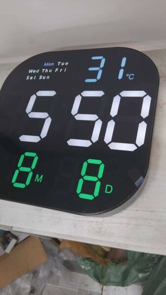 Horloge numérique LED multifonction