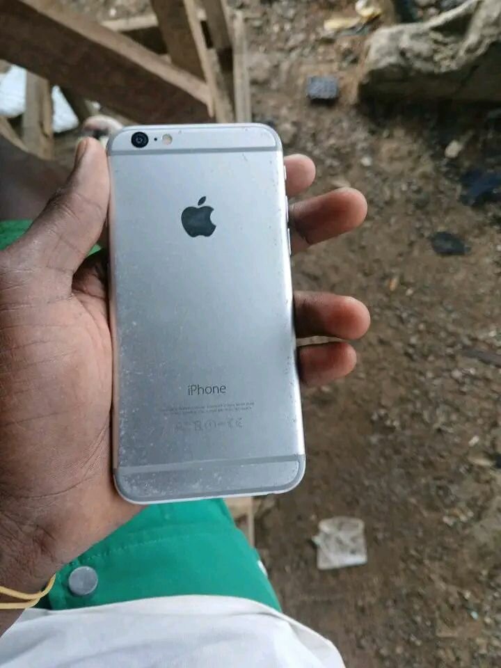 iPhone 6 argent 16GB débloqué