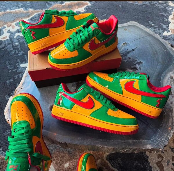 Sneakers colorés et dynamiques