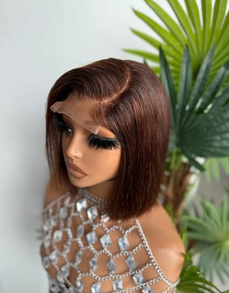 Perruque Carrée en Dentelle