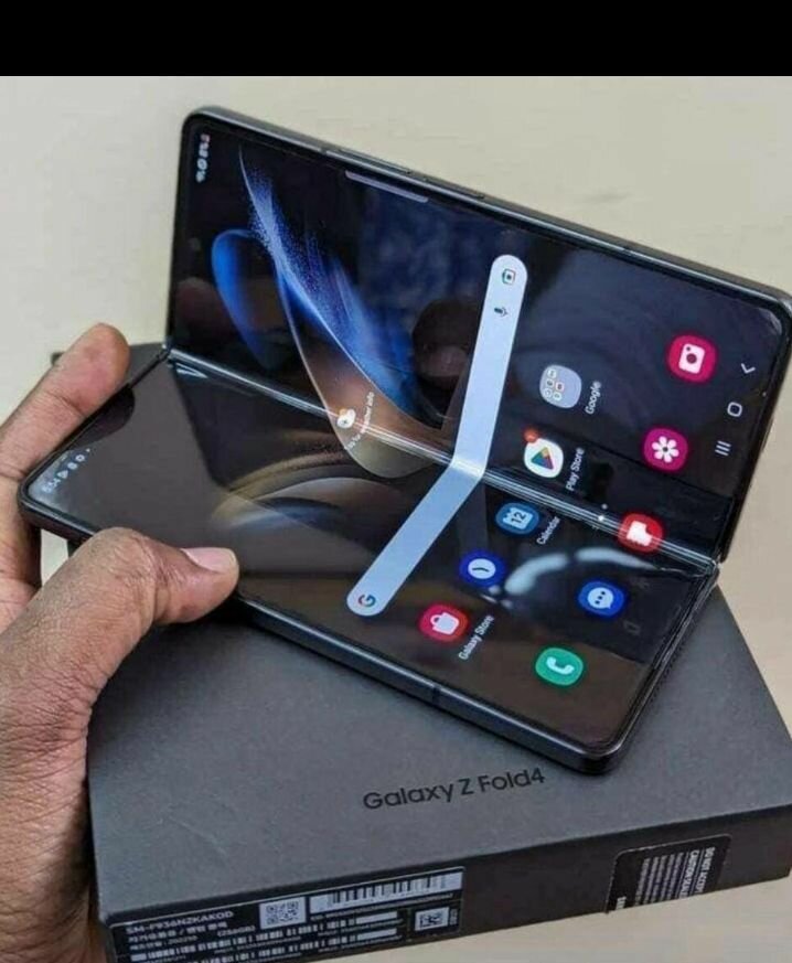 Samsung Galaxy Z Fold4 Smartphone