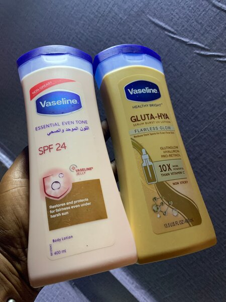 Vaseline - Lotion SPF et Gluta-Hya
