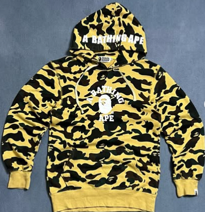 A Bathing Ape 🦍 camouflage hoodie size : M