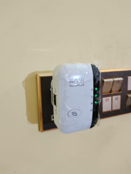 Wifi repeater/range extender