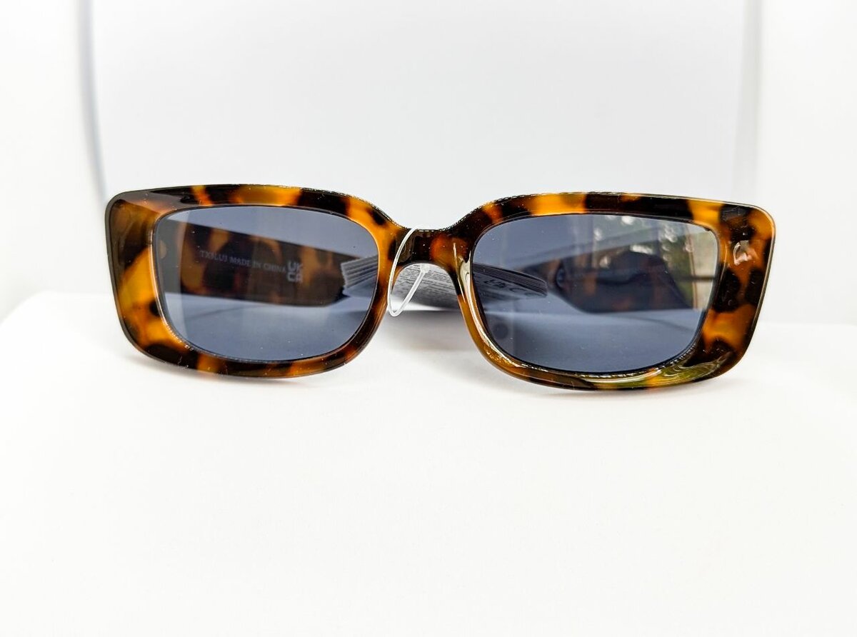 Floryn Holiday Sunglasses - Avon